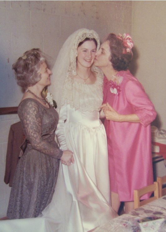 Moms with Noel the bride